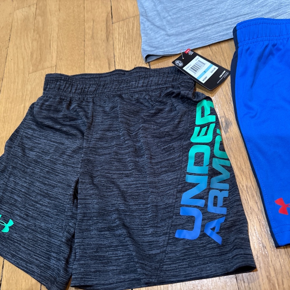 Bundle of Under Armour Boys Size 5 New With Tags - Picture 2 of 3